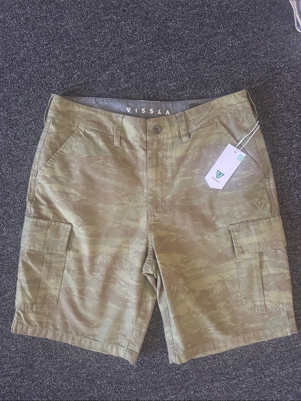 VISSLA Green camo Cargo Shorts